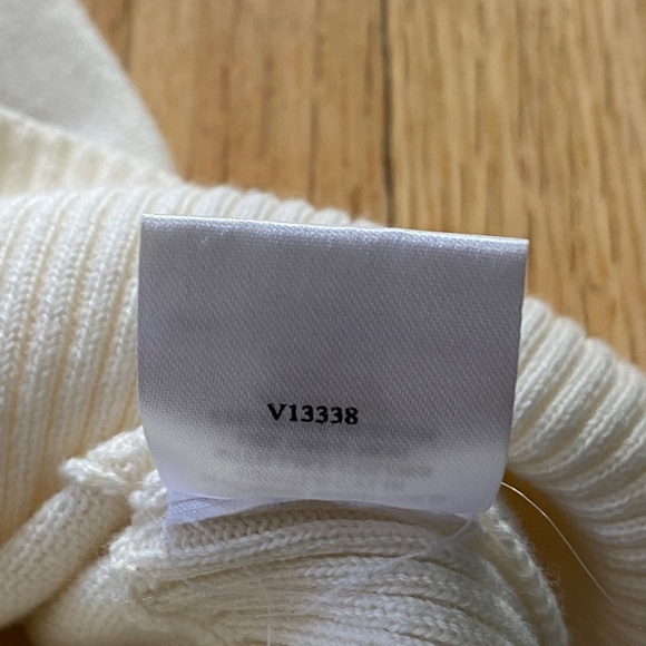 Pierre Cardin White Ribbed Trim Deep V-Neck Relaxed Ivory Sweater Size S - Picture 6 of 8